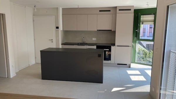 Bel appartement de 2 pièces dans un immeuble entièrement rénové 2