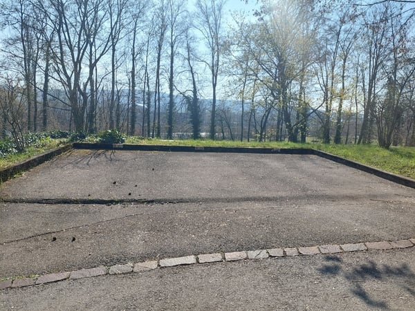 Aussenparkplatz 2