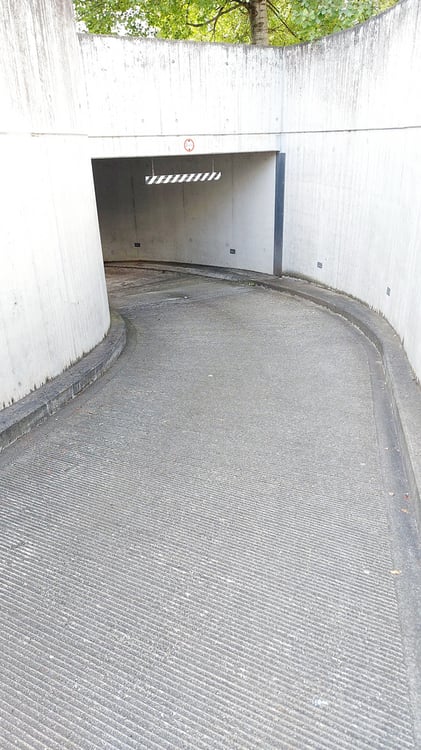EInstellplatz in Zürich-Altstetten - Nähe Rautihalde 3