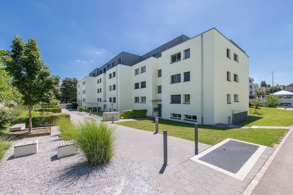 3.5-Zimmerwohnung mit Balkon in Dietlikon 1