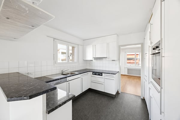 Grosse Wohnung an ruhiger Lage