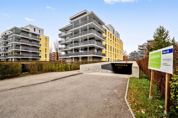 Moderne 3.5-Zimmer-Wohnung mit grossem Balkon nahe Zürich 6
