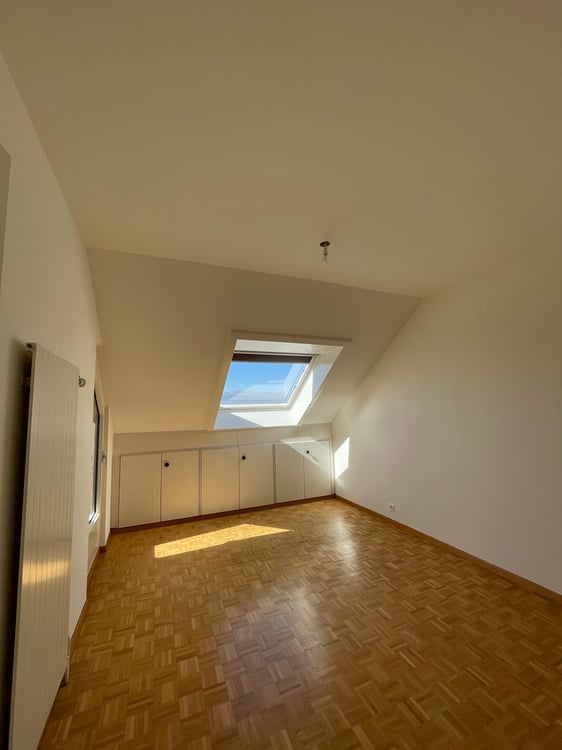 À louer à Champel - Appartement traversant de 4 pièces en attique 8