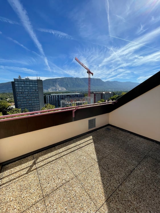 À louer à Champel - Appartement traversant de 4 pièces en attique 3