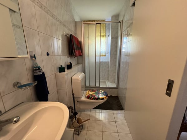 Lichtdurchflutete 1.5 (5.5)-Zimmer-Wohnung an bevorzugter Lage im Tittwiesenpark 9