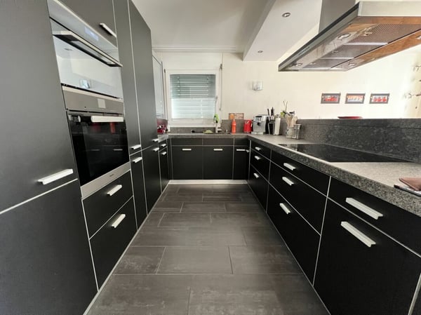 Lichtdurchflutete 1.5 (5.5)-Zimmer-Wohnung an bevorzugter Lage im Tittwiesenpark 4