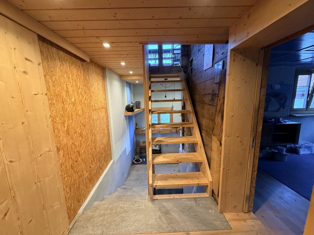 Immobilie in Uors - Idyllisches Einfamilienhaus mit zwei Ställen im Val Lumnezia (Surin) - Bild 4