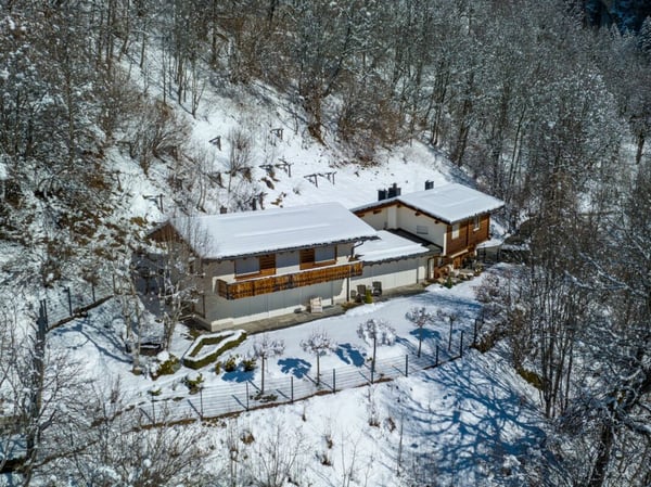 Exklusive Rückzugsoase in Klosters - Alpine Villa mit Stil 3