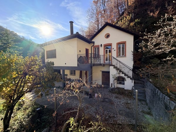 Casa unifamiliare accogliente in posizione idilliaca - con ampio terreno e vicino al bosco 1