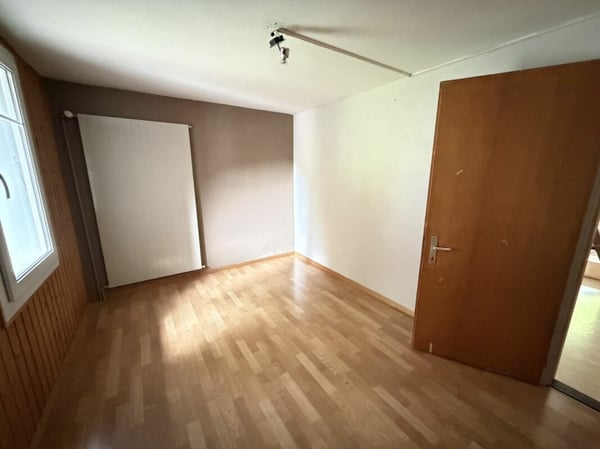 Einfamilienhaus in Chur, Meiersboden mit Entwicklungspotenzial 10