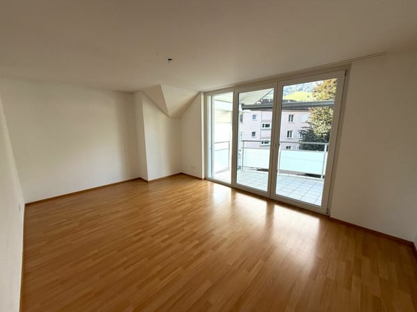 Wohnen auf zwei Ebenen - gepflegte 6.5-Zimmer-Maisonette-Dachwohnung mit Galerie 4