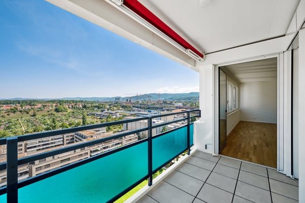 Helle 2.5-Zimmer-Wohnung im 8. Obergeschoss mit herrlicher Aussicht 8