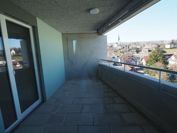 schöne 2.5 Zimmer-Wohnung mit Loggia 8
