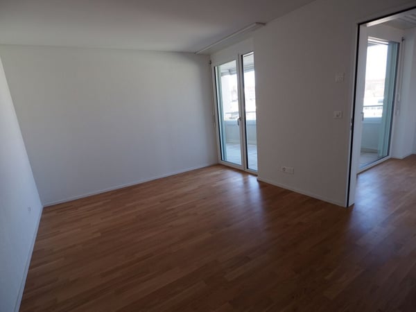 schöne 2.5 Zimmer-Wohnung mit Loggia 7
