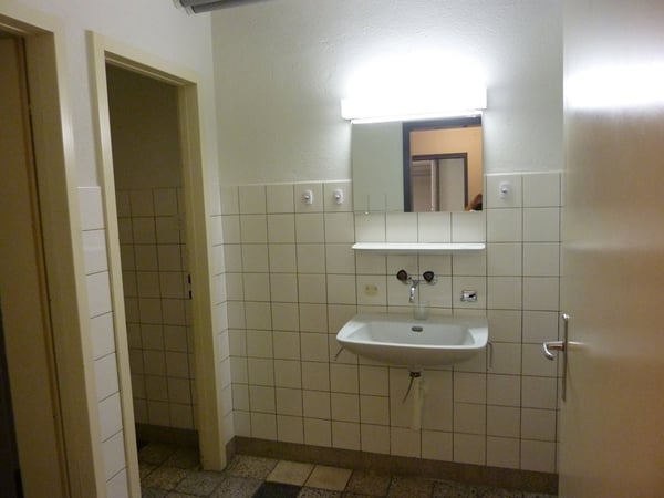 Zentral gelegene Ladenfläche mit Lagerraum Nähe Brausebad 9