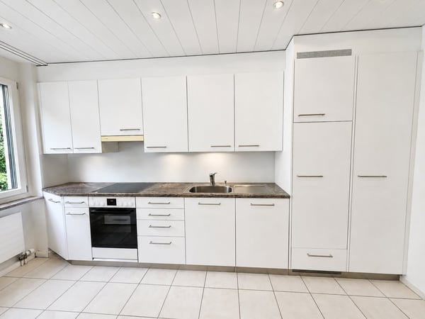 Grosszügige 2.5-Zimmerwohnung in luxuriöser Liegenschaft 8