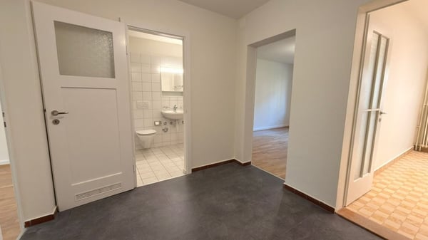 Helle 2-Zimmerwohnung im Bachlettenquartier 4