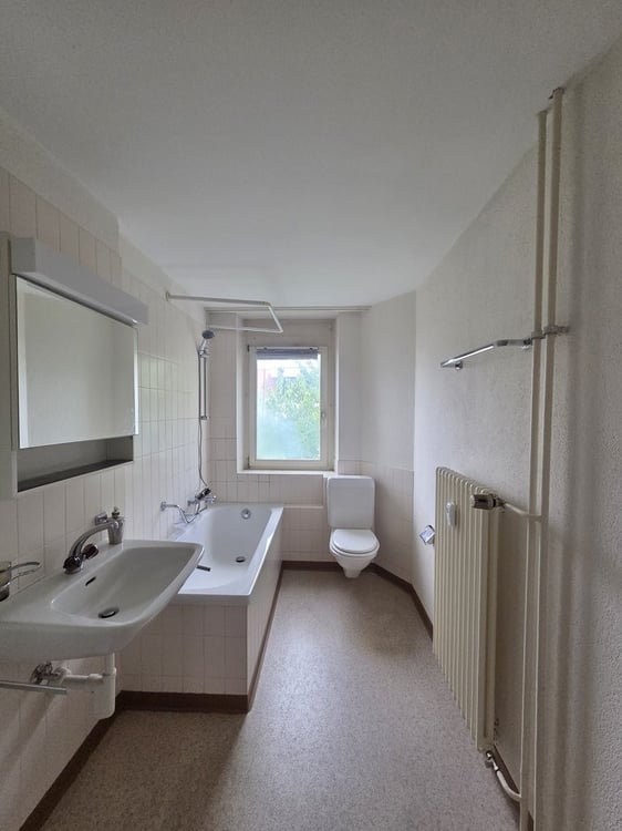 Charmante 3.5 Zimmerwohnung im 4.OG 3