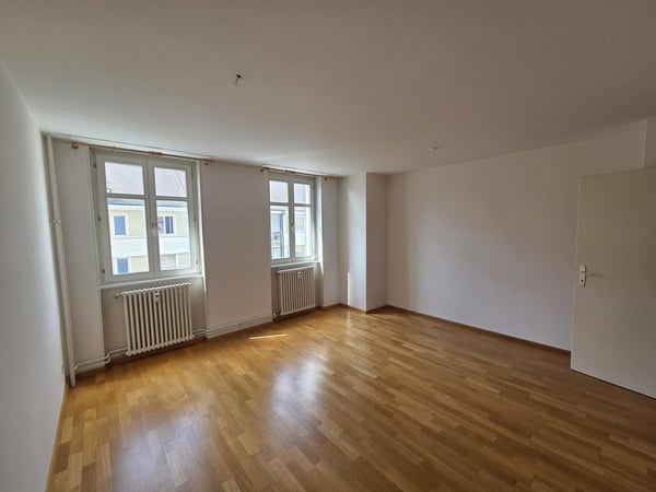 Charmante 3.5 Zimmerwohnung im 4.OG 5