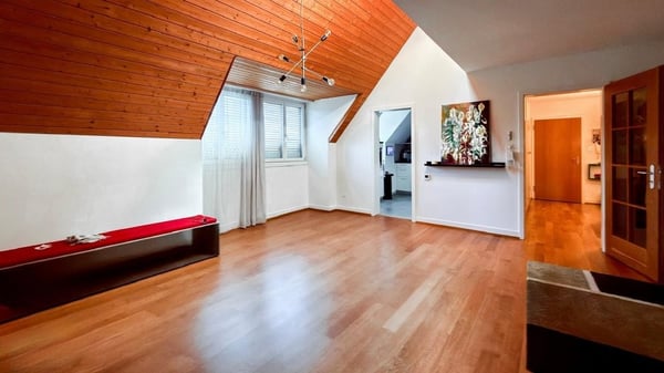 6.5-Zimmer-Maisonettewohnung mit Cheminée und zwei Balkonen in Riehen 5