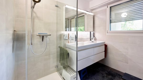 6.5-Zimmer-Maisonettewohnung mit Cheminée und zwei Balkonen in Riehen 3