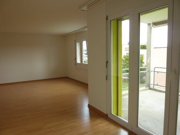 Helle Wohnung mit tollem Balkon 2