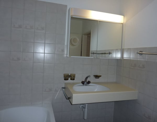 Helle Wohnung mit tollem Balkon 12