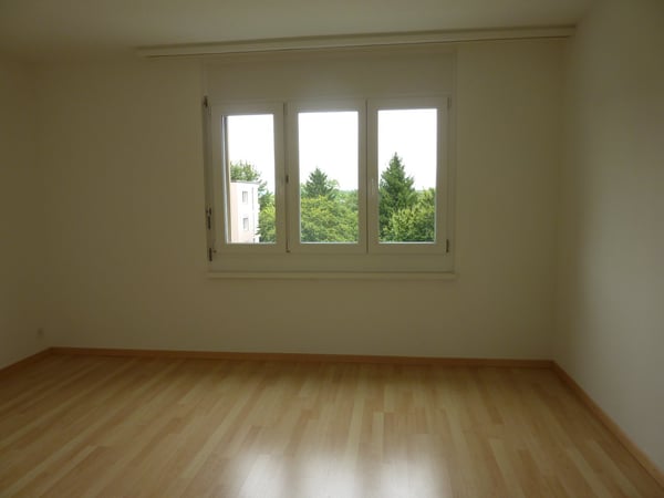 Helle Wohnung mit tollem Balkon 10