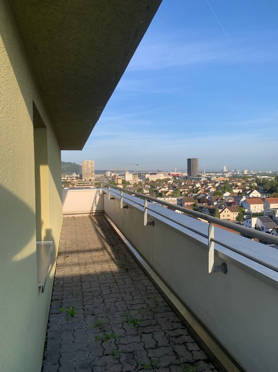 Attikawohnung mit grossem Balkon 2