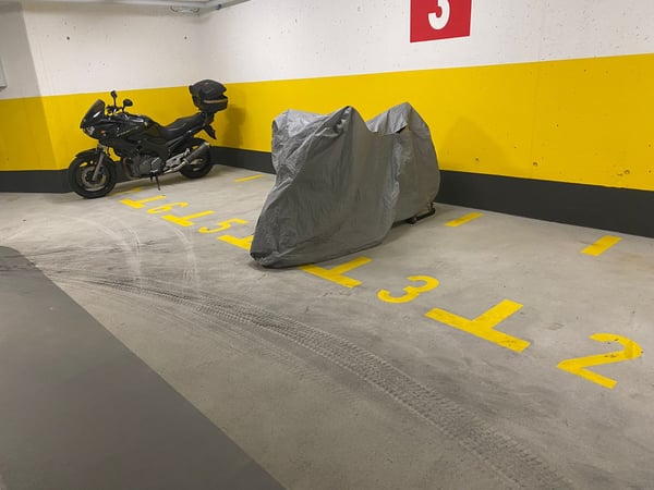 Platz für Ihr Motorrad 1