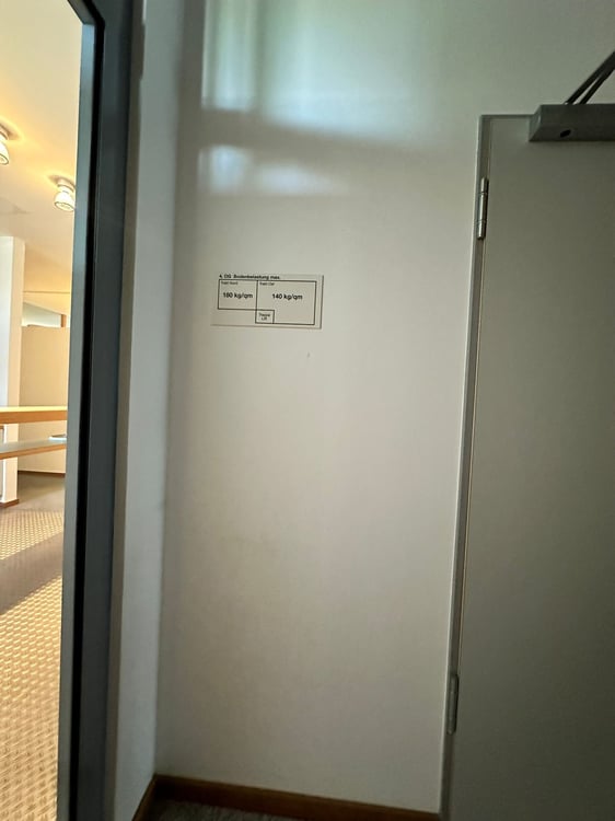 🏢 ✨ Grosszügige Fläche mit unterteilten Einzelräumen 16