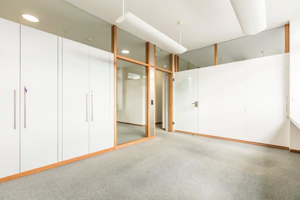 🏢 ✨ Grosszügige Fläche mit unterteilten Einzelräumen 5