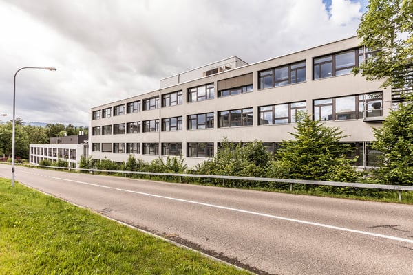 🏢 ✨ Grosszügige Fläche mit unterteilten Einzelräumen 2