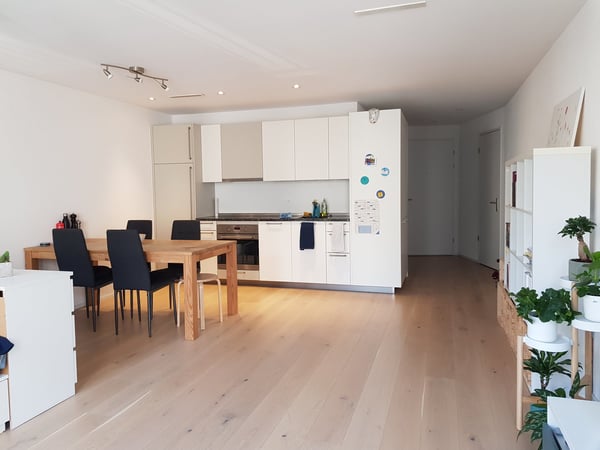 Geräumige 2.5-Zimmerwohnung in Oerlikon! 1