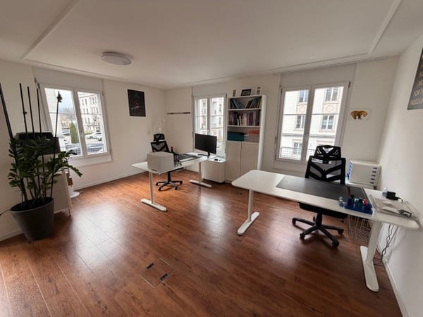 Helles Büro in Dübendorf 2