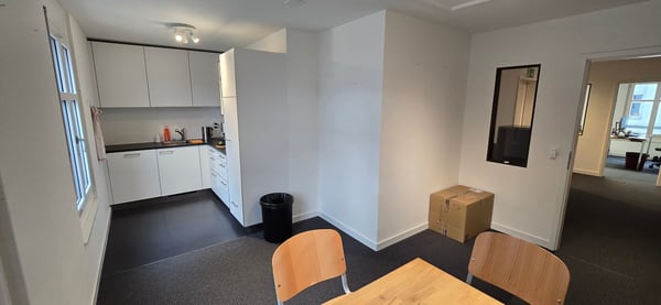 Helles Büro in Dübendorf 3