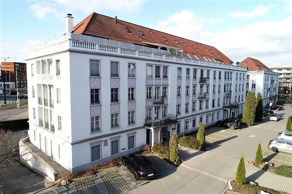 Ausgebaute Bürofläche mit guter Anbindung 1