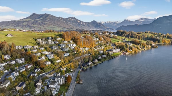 Charmante 1-Zimmerwohnung mit Charakter Wohnen an bester Lage mit traumhafter Seesicht 1