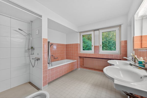 Charmante 1-Zimmerwohnung mit Charakter Wohnen an bester Lage mit traumhafter Seesicht 12