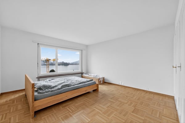 Charmante 1-Zimmerwohnung mit Charakter Wohnen an bester Lage mit traumhafter Seesicht 4