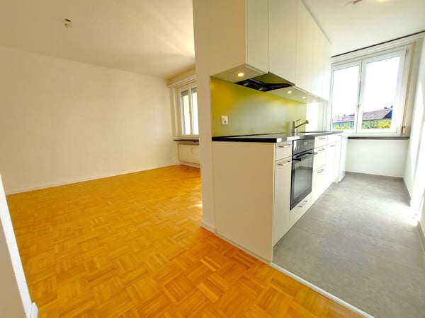 Frisch sanierte 2-Zimmerwohnung mit Balkon 1