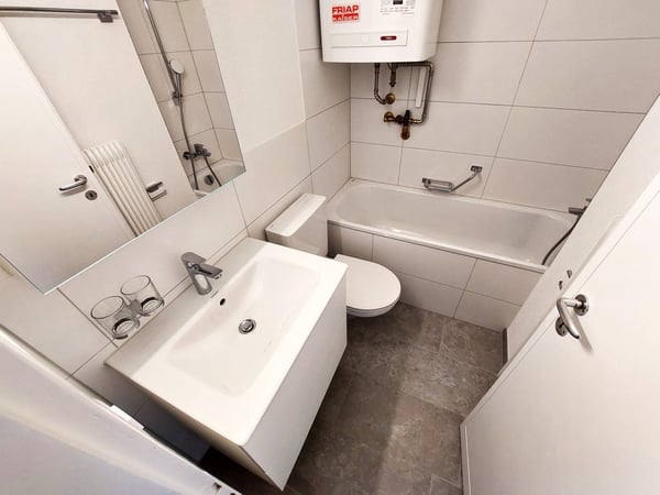 Frisch sanierte 2-Zimmerwohnung mit Balkon 3