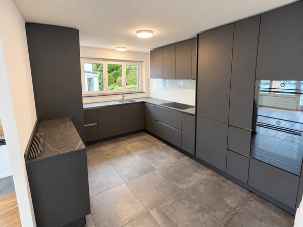 Wohnen mit Weitblick sanierte 5-Zimmer-Wohnung mit unverbaubarer Seesicht 2