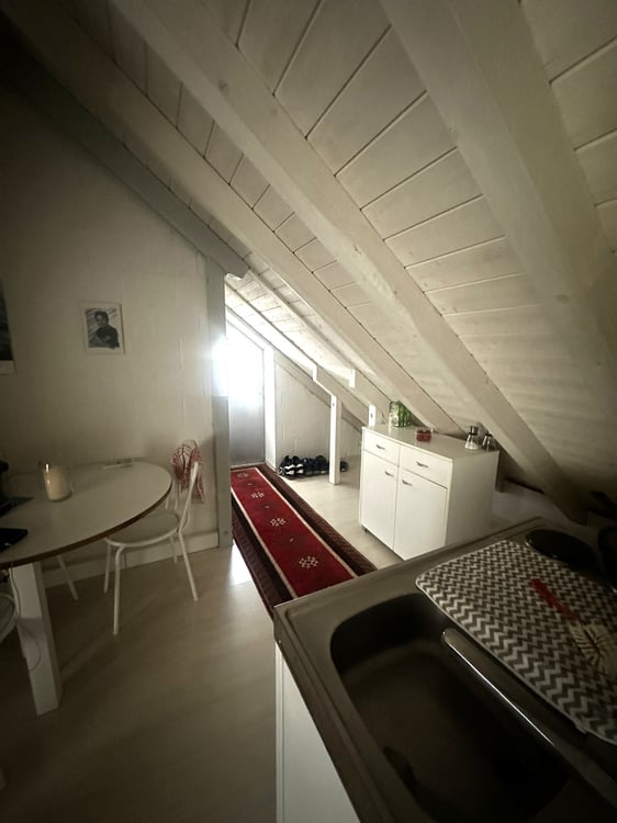 Charmante 1-Zimmer-Dachgeschosswohnung in Gutenswil 10