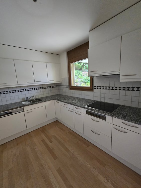 Moderne 1.5-Zimmer-Wohnung mit grosszügigen Gartensitzplatz 3