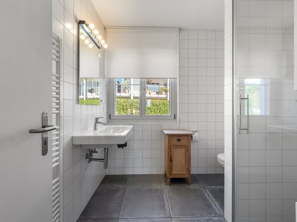 Klare Linien, warmes Holz, weiter Blick 5