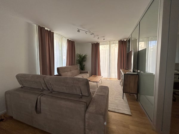 Moderne 1.5 Zimmer-Erdgeschosswohnung mit 60m2 Gartenfläche 2