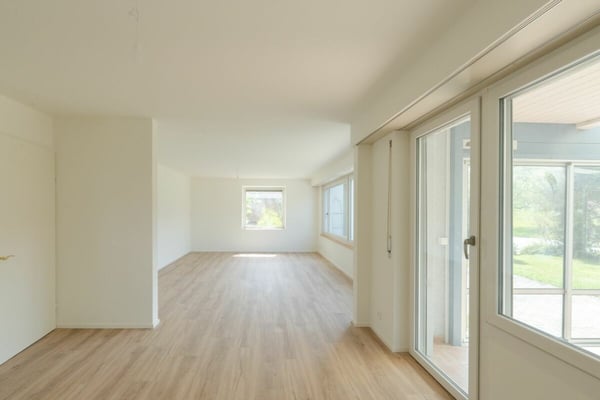 Grosses Einfamilienhaus mit Umschwung 8