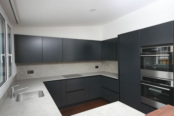 Luxuriöse Attikawohnung mit 1 Terrassen, Cheminée & Weitsicht 2