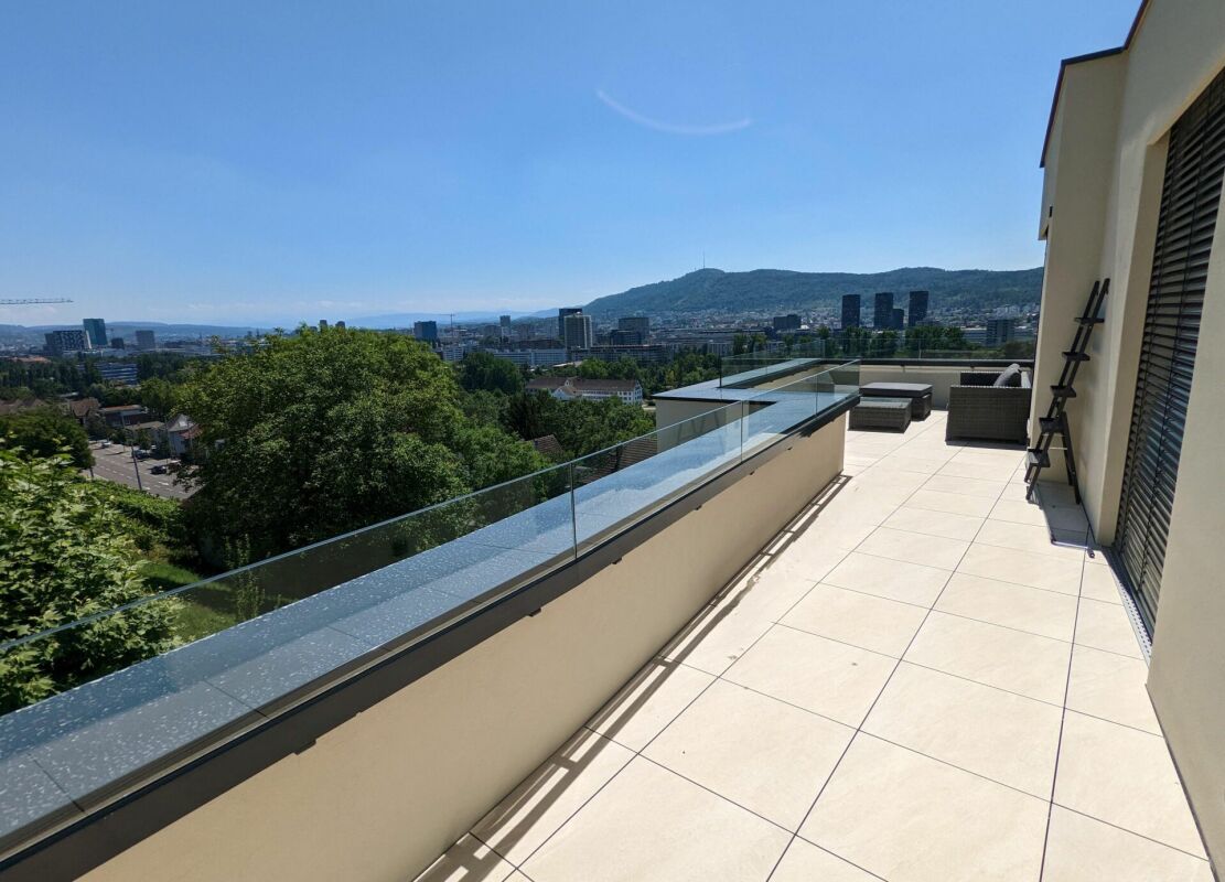 Exklusive Attikawohnung mit Panoramablick auf die Stadt! 189 M2